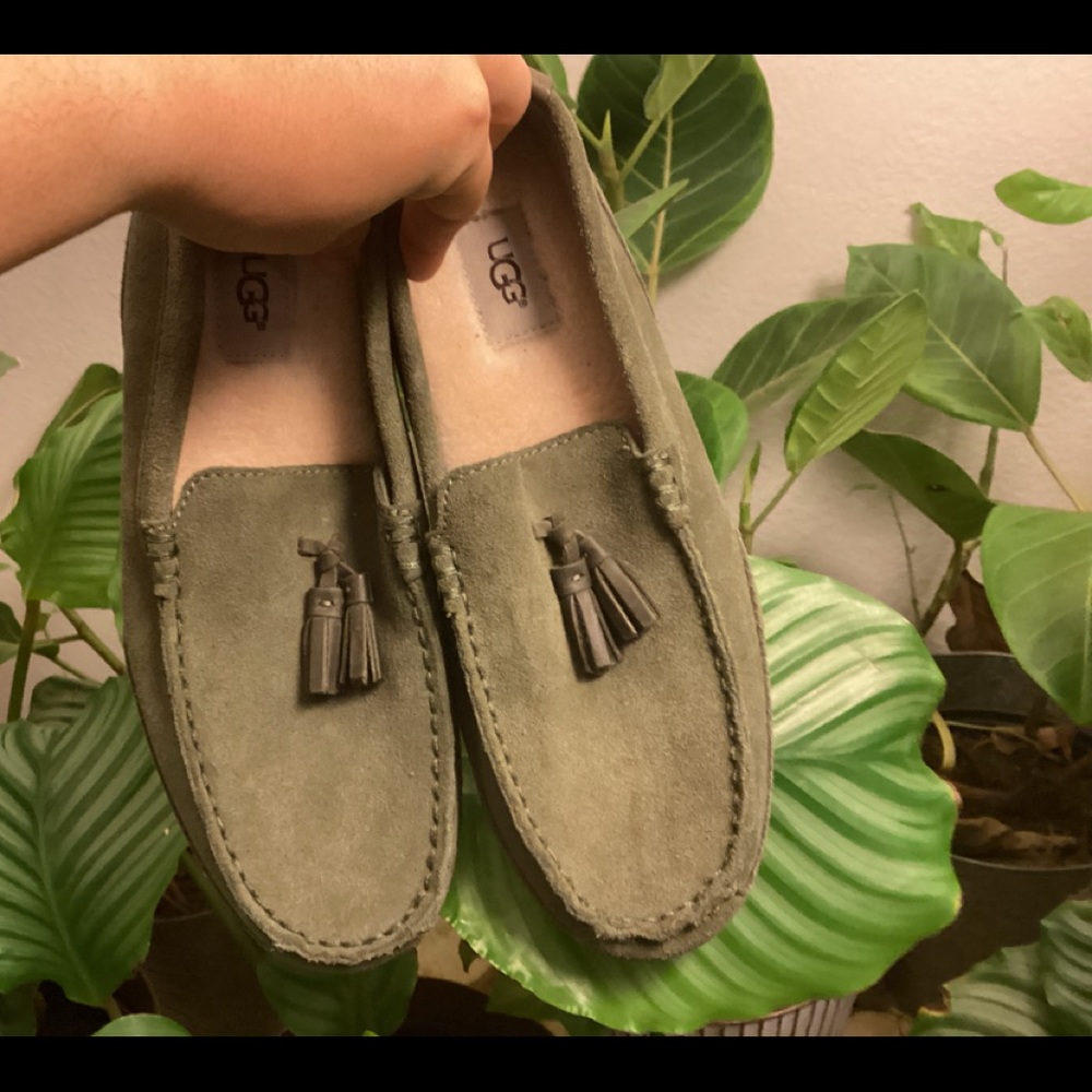 Ugg mens loafer size 9